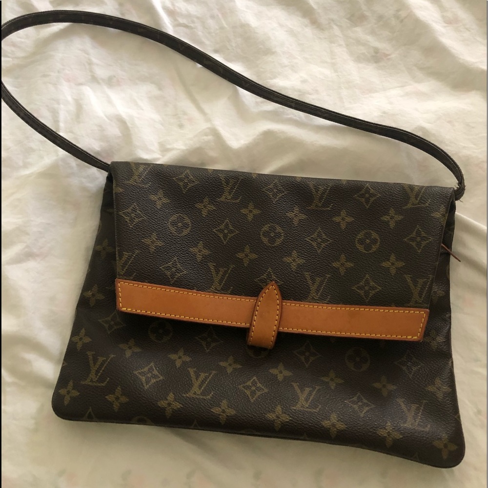 COPY - Vintage folded LV bag 💓
